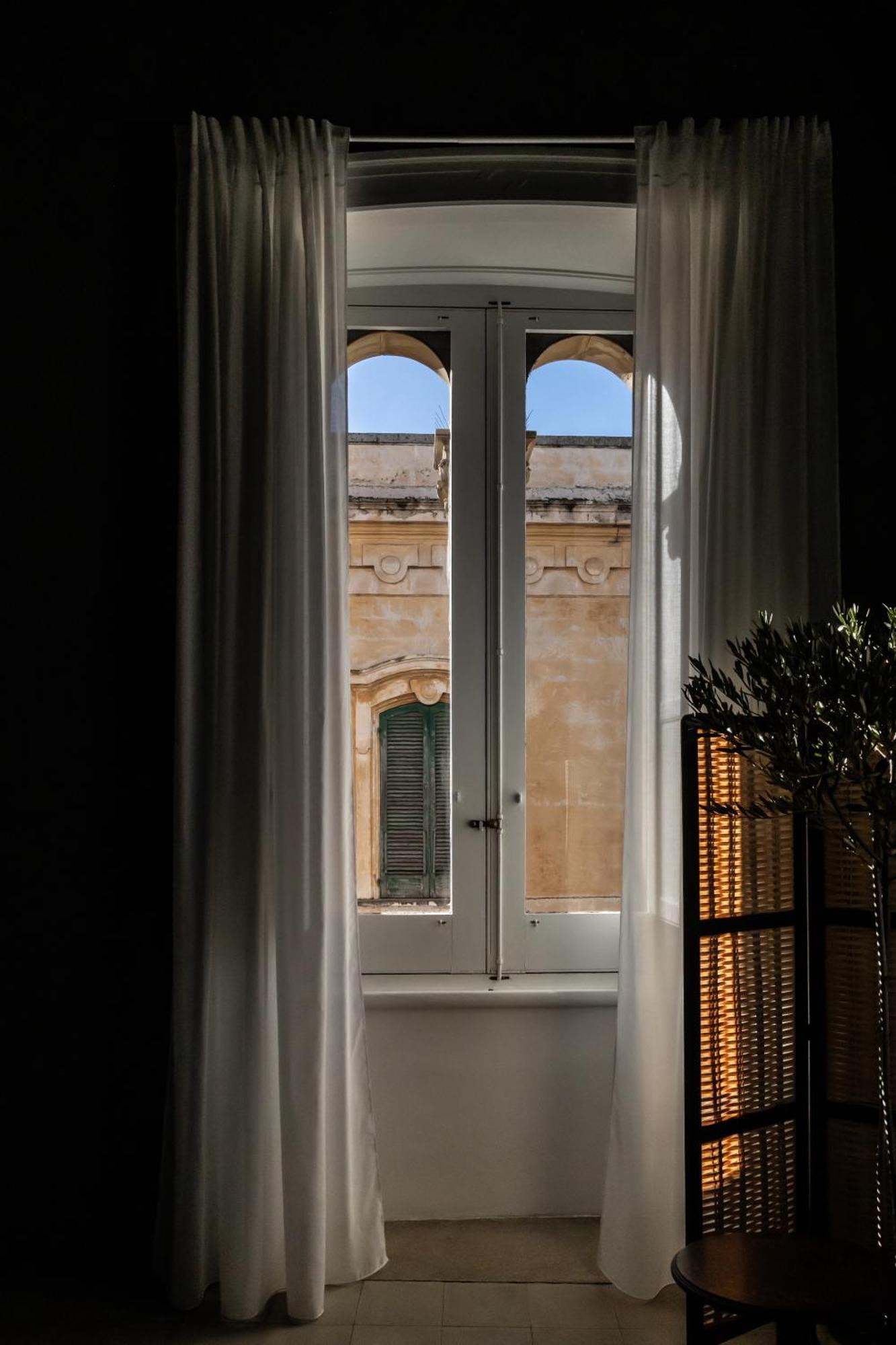 Palazzo Piccinno Parabita Bagian luar foto