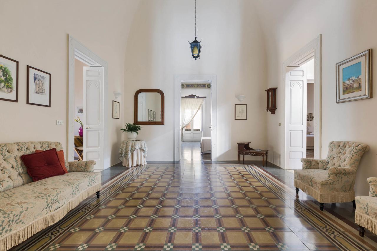 Palazzo Piccinno Parabita Bagian luar foto